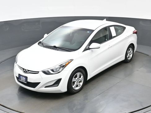 Used 2015 Hyundai Elantra SE FWD image 29