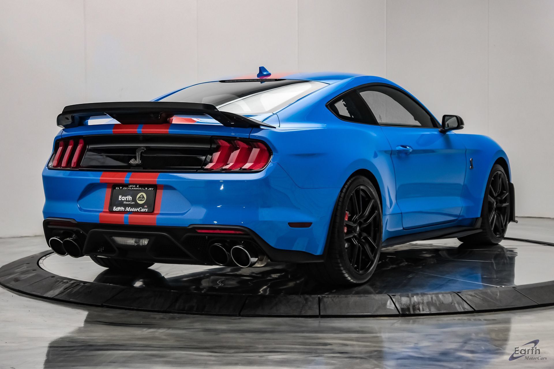 Used 2022 Ford Mustang Shelby GT500 w/ Technology Package RWD image 16