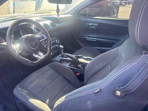 Used 2015 Ford Mustang Coupe RWD image 11