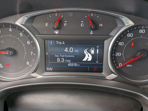 Used 2024 GMC Terrain SLE FWD image 16