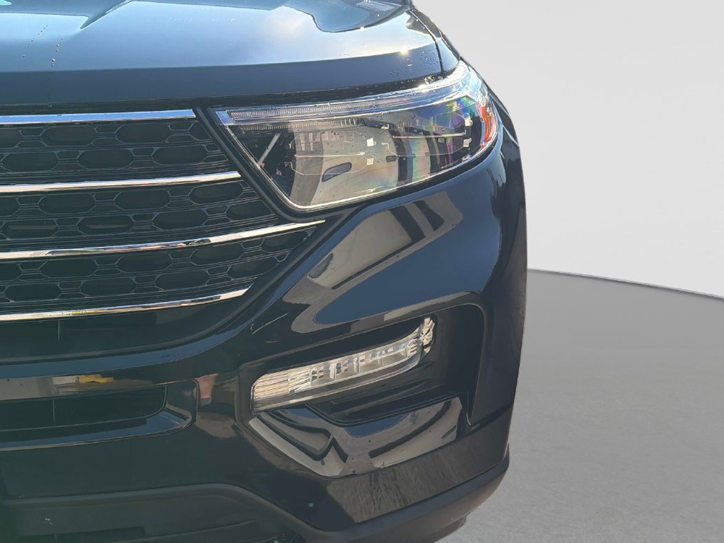 Used 2020 Ford Explorer XLT w/ Equipment Group 202A AWD/4WD image 11