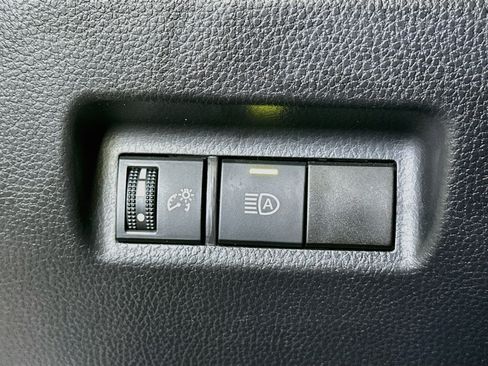Used 2025 Toyota RAV4 XLE AWD/4WD image 17