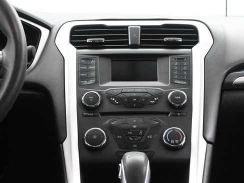 Used 2016 Ford Fusion SE image 26