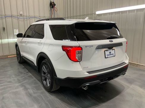 Used 2022 Ford Explorer XLT w/ Equipment Group 202A image 22