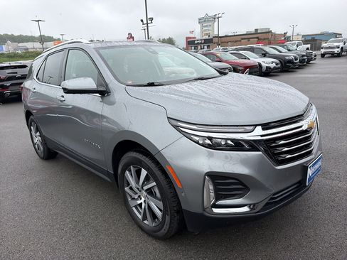 Used 2023 Chevrolet Equinox Premier AWD/4WD image 3