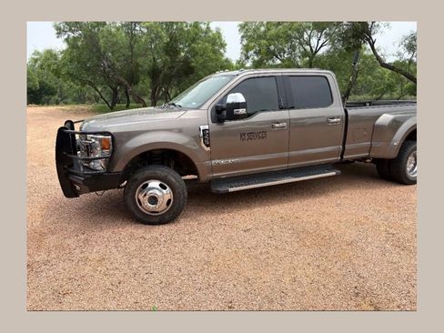 Used 2020 Ford F350 XLT w/ XLT Premium Package AWD/4WD image 1