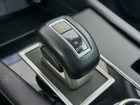 Used 2023 Mitsubishi Outlander SE image 25