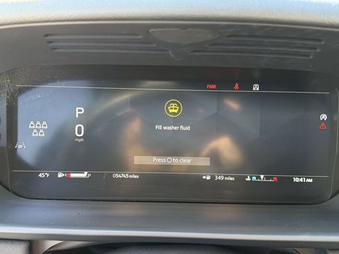 Used 2024 Land Rover Discovery S image 27