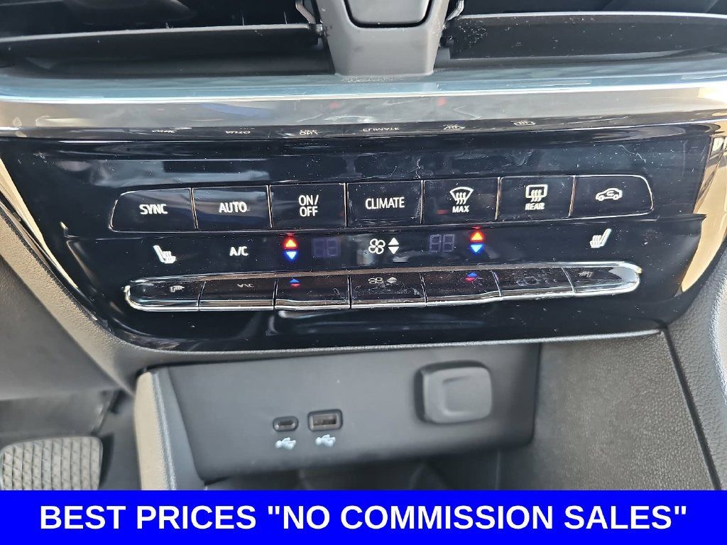 Used 2024 Buick Encore GX Avenir w/ Avenir Convenience Package FWD image 21