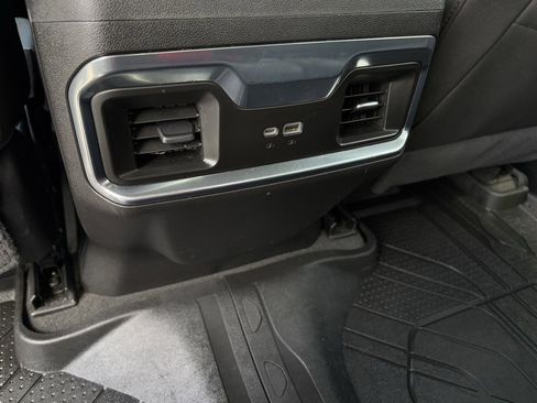 Used 2022 GMC Sierra 1500 SLT w/ SLT Convenience Package AWD/4WD image 23