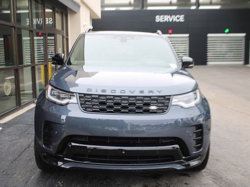 Certified 2024 Land Rover Discovery Dynamic SE image 9