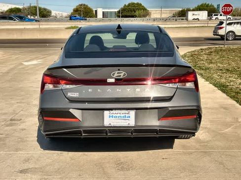 Used 2025 Hyundai Elantra Sport image 6
