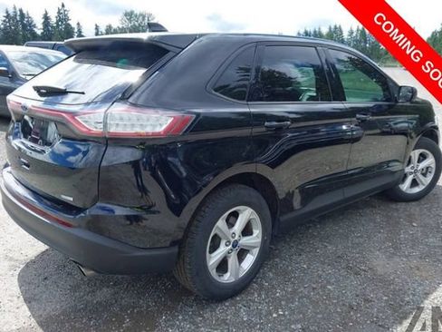 Used 2018 Ford Edge SE FWD image 4