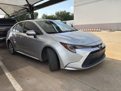 Used 2025 Toyota Corolla LE FWD image 1