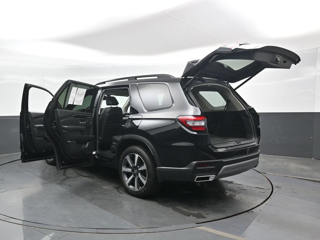 Used 2025 Honda Pilot Touring image 42