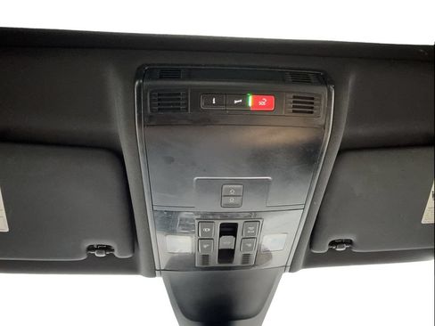 Used 2022 Volkswagen Tiguan SE w/ Panoramic Sunroof Package AWD/4WD image 47