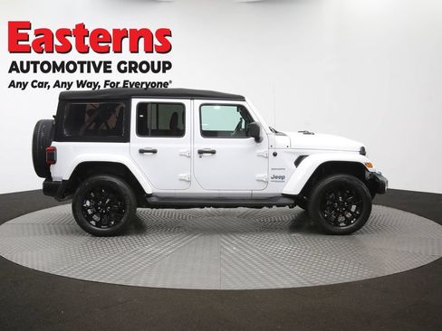 Used 2022 Jeep Wrangler Unlimited Sahara w/ Cold Weather Group AWD/4WD image 46