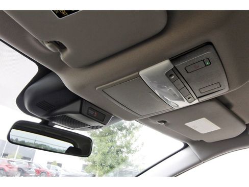 Used 2023 Nissan Rogue SV image 18