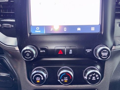 Used 2022 RAM 3500 Tradesman w/ Chrome Appearance Group AWD/4WD image 18
