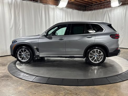 Used 2025 BMW X5 xDrive50e AWD/4WD image 6