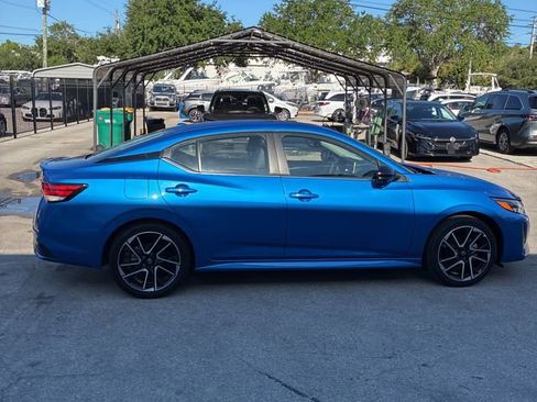 Used 2025 Nissan Sentra SR w/ SR Premium Package FWD image 6