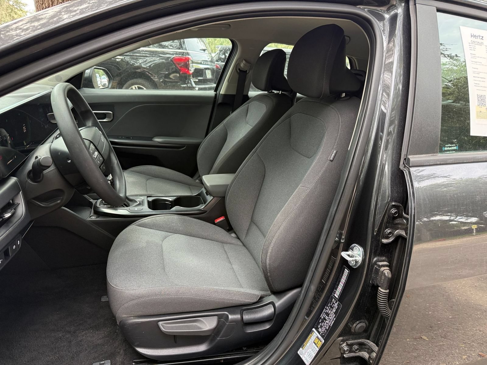 Used 2025 Kia K4 FWD image 32
