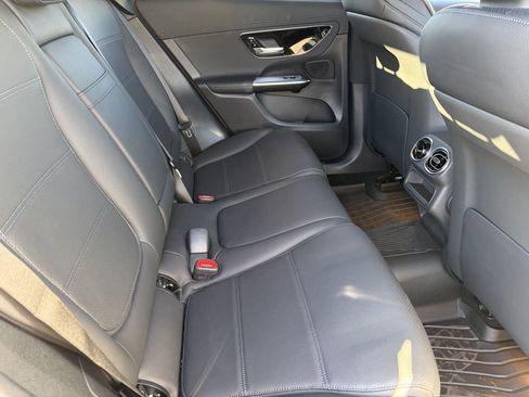 Used 2025 Mercedes-Benz GLC 300 image 14