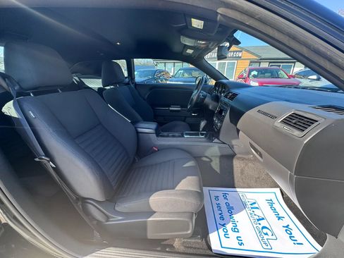 Used 2012 Dodge Challenger R/T RWD image 29
