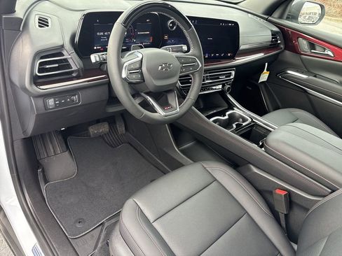 New 2026 Chevrolet Traverse Z71 w/ Enhanced Driving Package AWD/4WD image 11