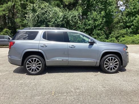 Used 2022 GMC Acadia Denali w/ Denali Technology Package AWD/4WD image 5