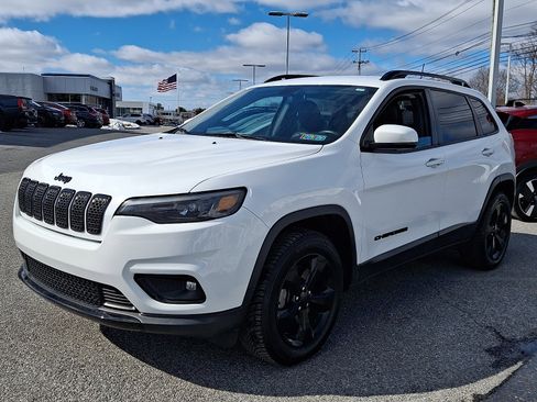 Used 2020 Jeep Cherokee Latitude Plus image 4
