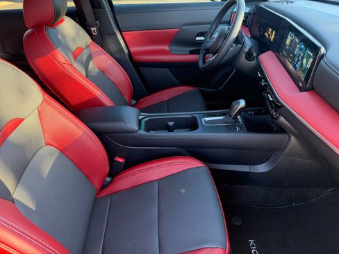 New 2026 Nissan Kicks SV w/ SV Premium Package FWD image 11