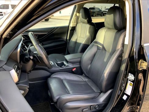 Used 2023 Subaru Outback Limited image 7