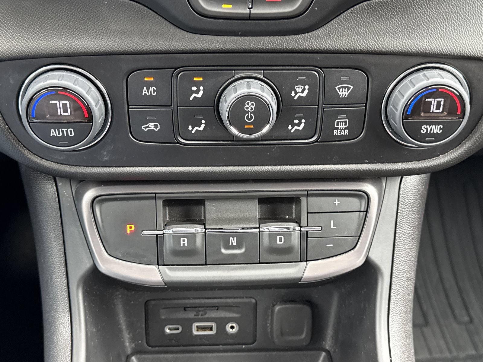Used 2024 GMC Terrain AT4 w/ Infotainment Package II AWD/4WD image 29