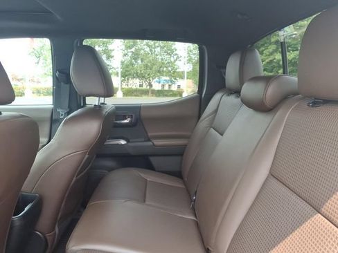 Used 2023 Toyota Tacoma Limited AWD/4WD image 7