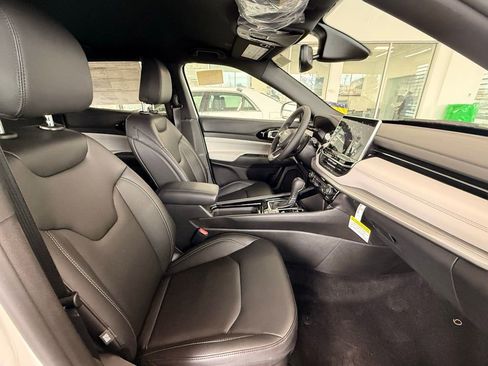 New 2026 Jeep Compass Limited image 9