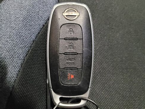 Used 2023 Nissan Versa SV FWD image 32