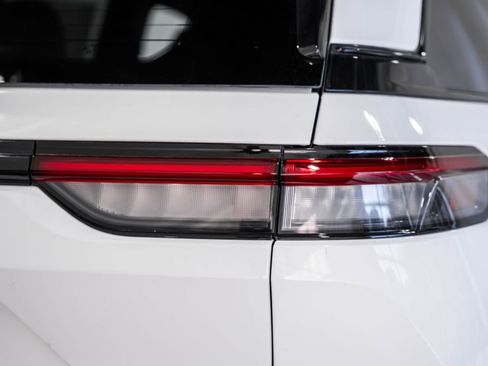 New 2025 Jeep Grand Cherokee Limited w/ Luxury Tech Group II image 6