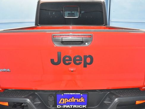 Used 2023 Jeep Gladiator Sport image 25