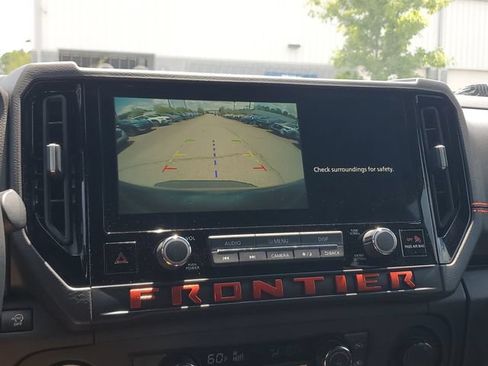 Used 2025 Nissan Frontier PRO-4X AWD/4WD image 28