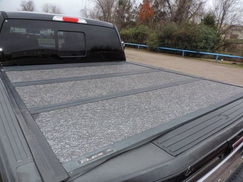 Used 2017 Ford F150 Platinum w/ Equipment Group 701A Luxury image 36