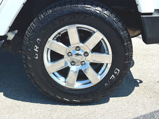 Used 2016 Jeep Wrangler Unlimited Sahara w/ Max Tow Package AWD/4WD image 30