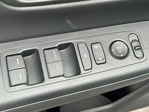 Used 2025 Honda CR-V EX image 15