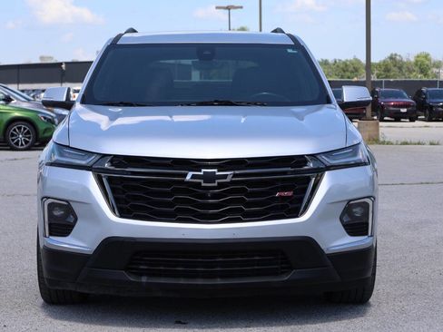 Used 2022 Chevrolet Traverse RS image 2