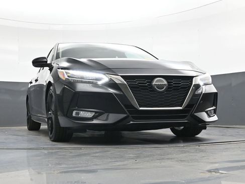 Used 2022 Nissan Sentra SR w/ SR Premium Package FWD image 26