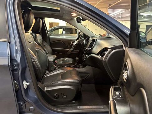 Used 2019 Jeep Cherokee Limited AWD/4WD image 21