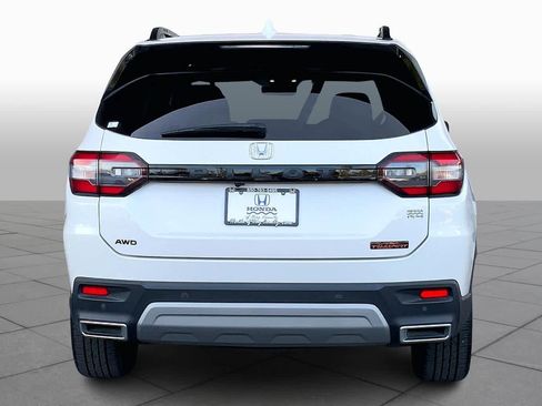 Used 2023 Honda Pilot Elite image 4