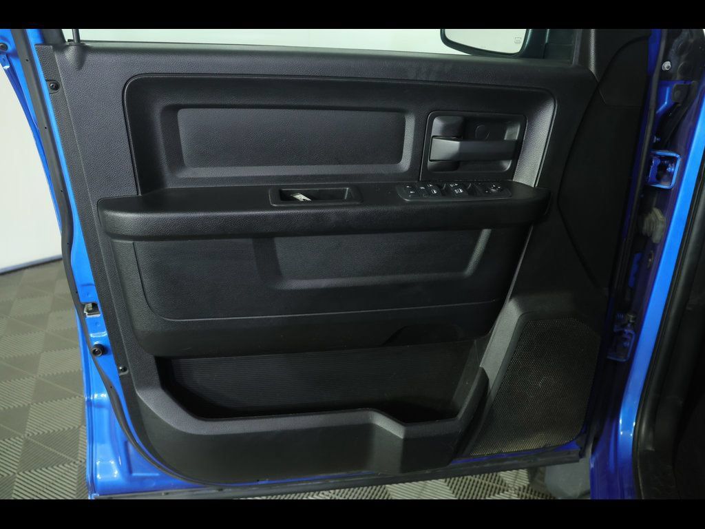 Used 2019 RAM 1500 Express w/ Express Value Package AWD/4WD image 12