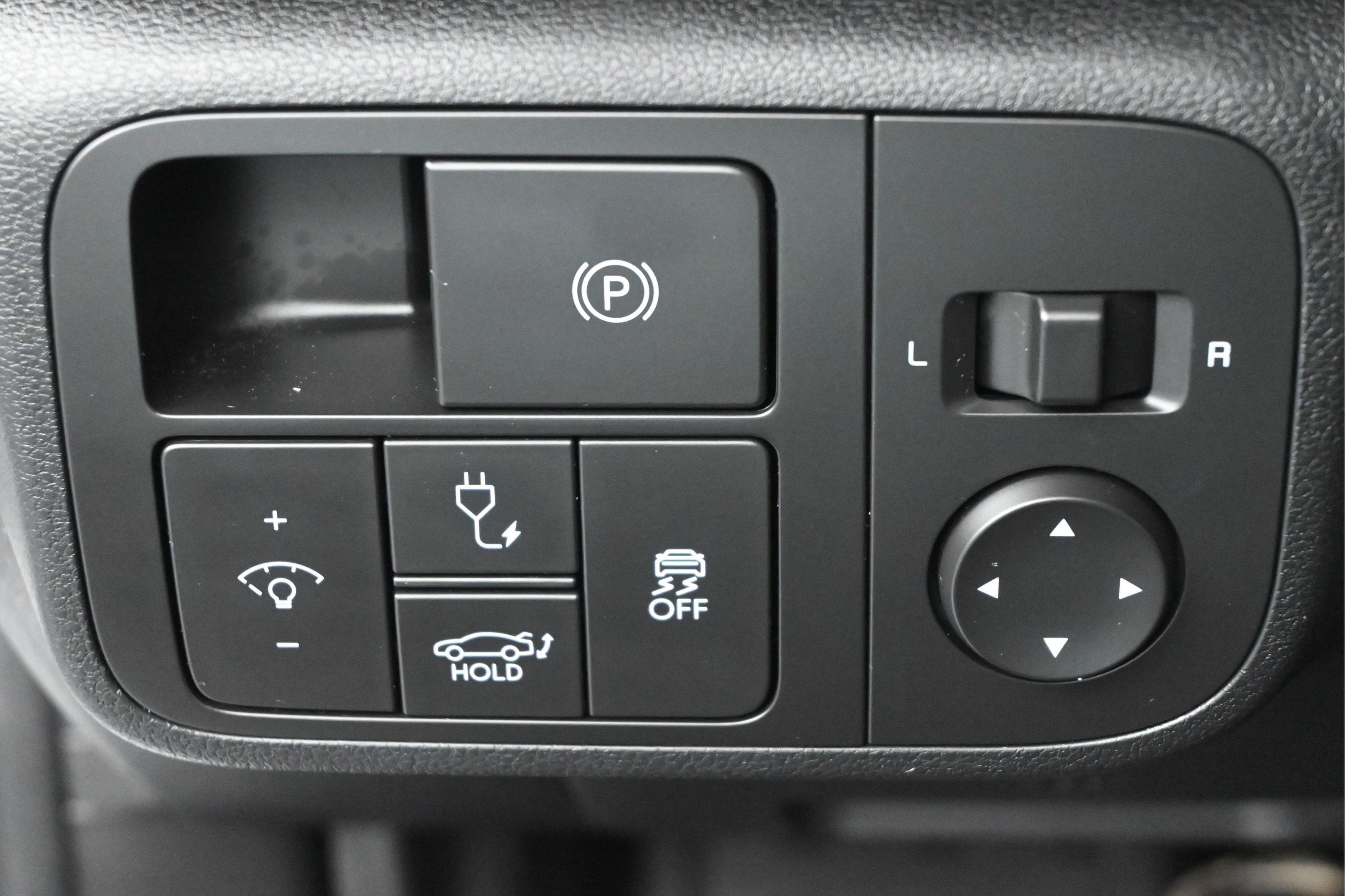 Used 2025 Hyundai Ioniq 6 SEL RWD image 21