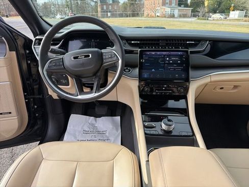 Used 2024 Jeep Grand Cherokee Limited 4xe image 17